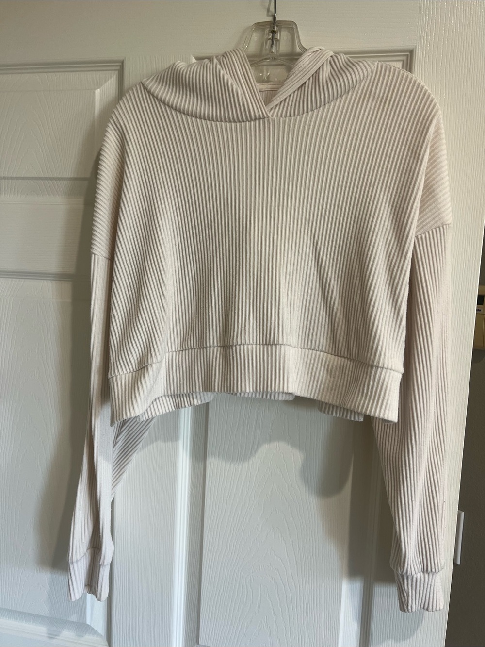 ALO Muse Cropped Ribbed Hoodie Sweater in Ivory